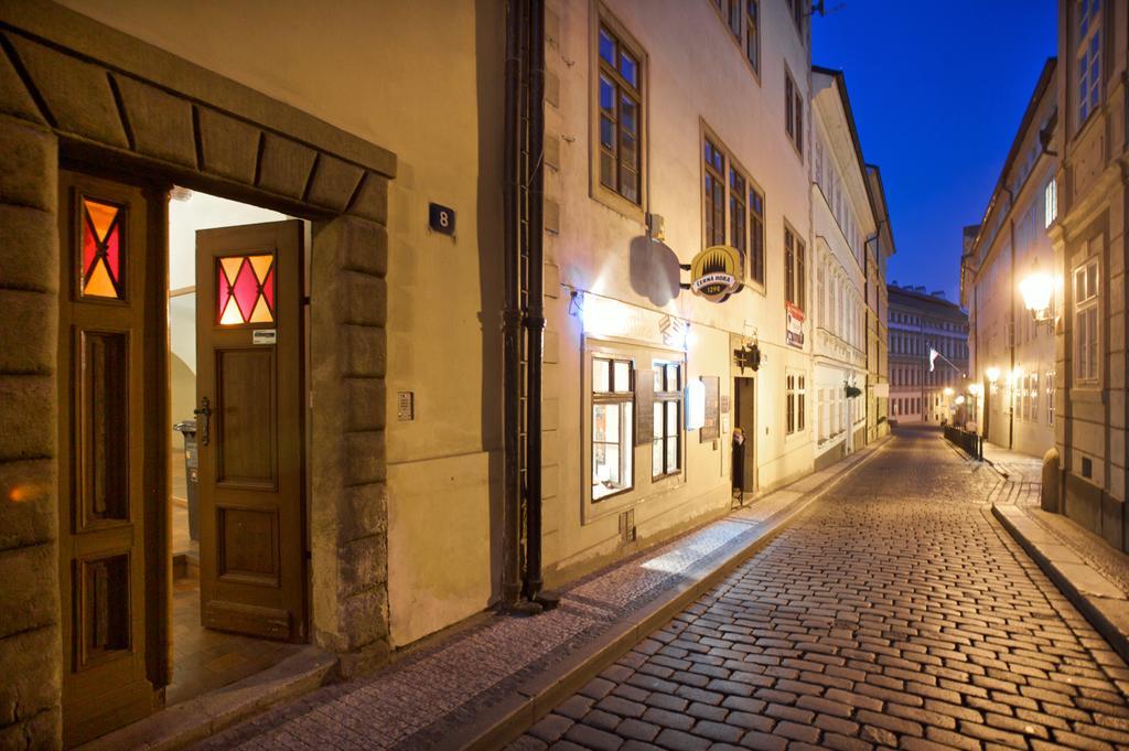 Vlasska House At The 3 Swallows Hotel Praga Exterior foto